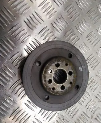 Volkswagen PASSAT B5.5 Crankshaft pulley 038105243