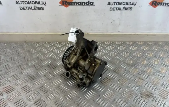 Volkswagen PASSAT B8 Oil pump 201200150