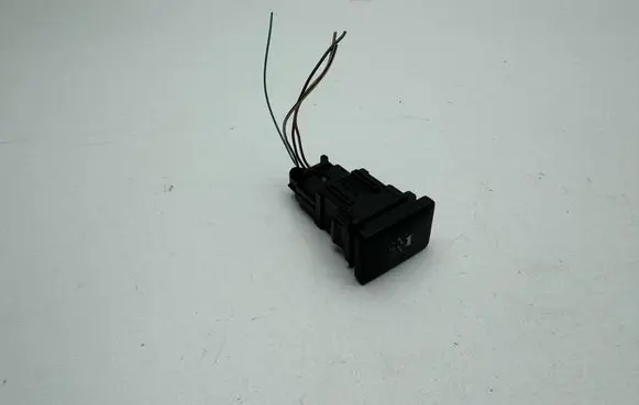 Toyota Avensis T270 ESP (stability program) switch 15C629