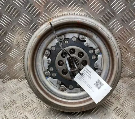 Skoda Octavia Mk3 (5E) Flywheel 06J105266Q