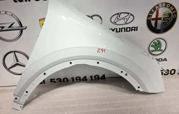 Audi Q2 - Fender 81A821470