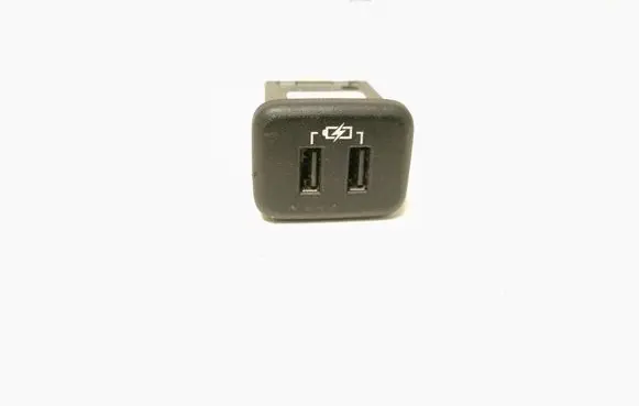 Opel Astra K USB socket connector 13598459