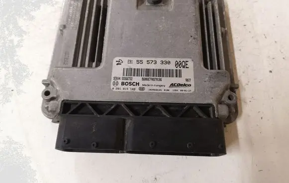 Opel Insignia A Engine control unit/module 55573330 55566722 0281015149