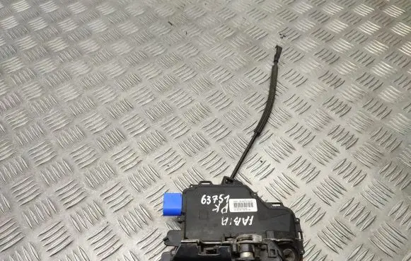 Skoda Fabia Mk2 (5J) Front door lock 3B1837015AR