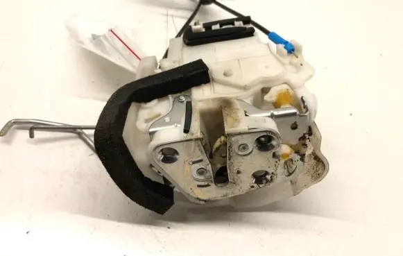 Subaru Legacy Front door lock