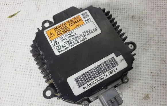 Infiniti FX Headlight ballast module Xenon LENA00L95TA1372 LENA00L9