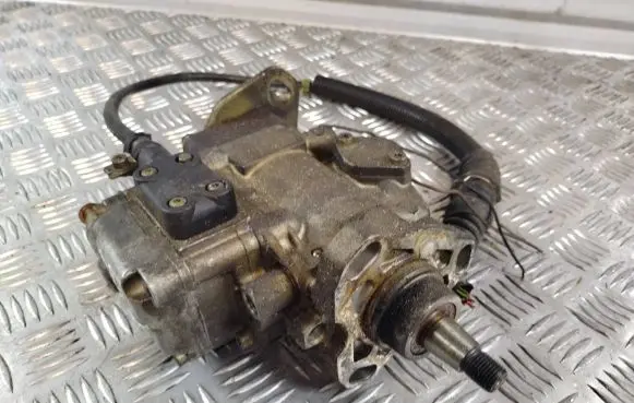 Audi A6 S6 C4 4A Fuel injection high pressure pump 0460415994 046130108H
