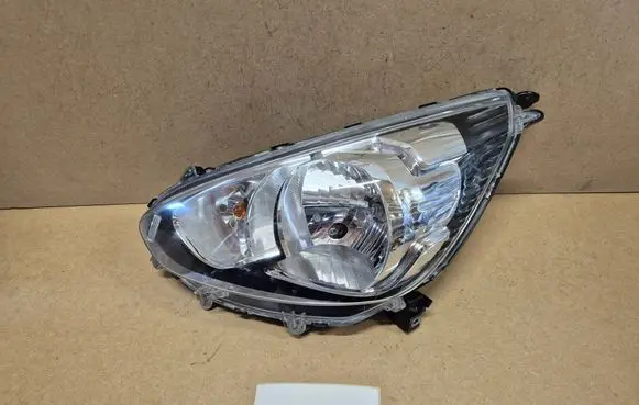 Mitsubishi Space Star Headlight/headlamp 8301C193