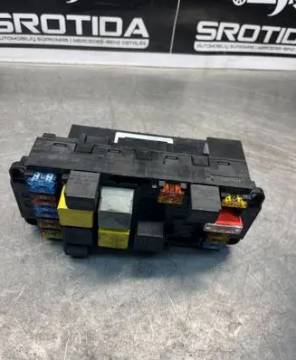 Mercedes-Benz C W203 Fuse box set 2035453001
