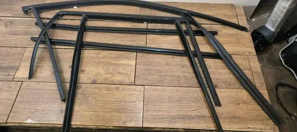 Rear door glass trim molding