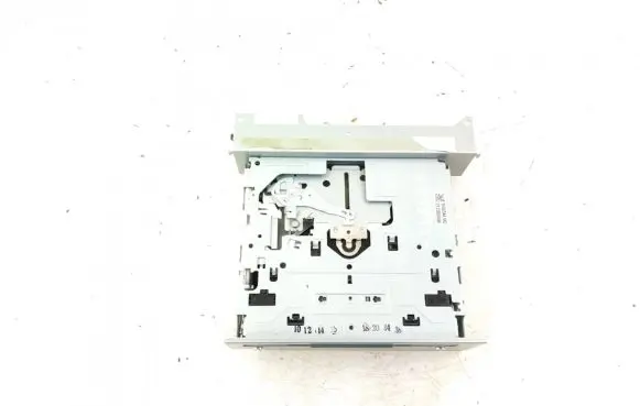 Mercedes-Benz E W212 CD/DVD changer 2129008309 950834A1AD