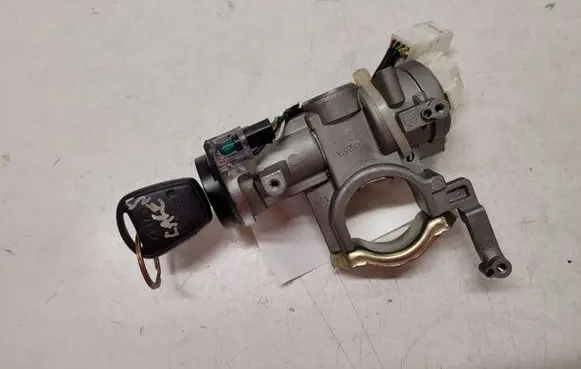 KIA Carens I Ignition lock 45261A