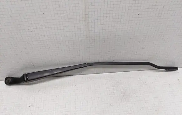 Volkswagen PASSAT B5.5 Front wiper blade arm 3B1955410