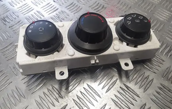 Renault Master III Climate control unit 275700007R