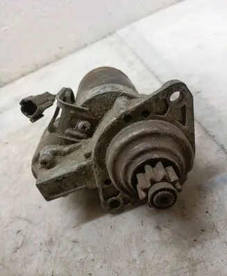 Nissan Sunny Starter motor M2T53882 23300
