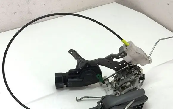 Citroen C1 Front door lock