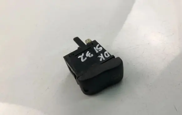 Volkswagen Polo Other switches/knobs/shifts 6N1959621