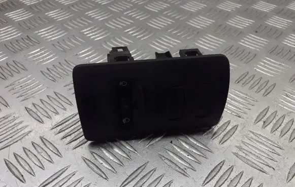 Renault Clio III Light relay 8200475624