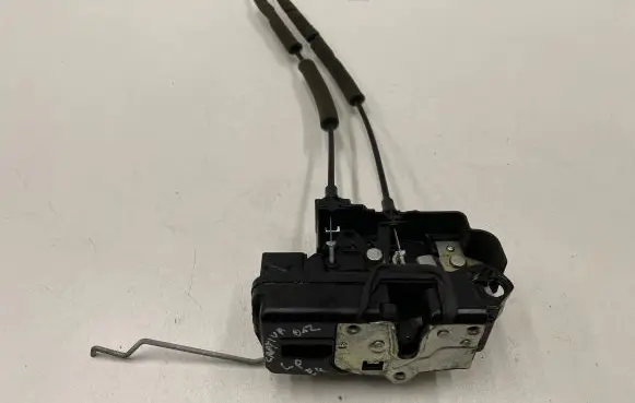 Chevrolet Captiva Front door lock