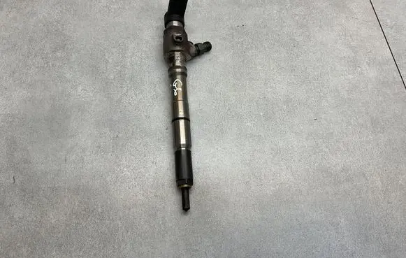 Volkswagen Golf VI Fuel injector 03L130277B