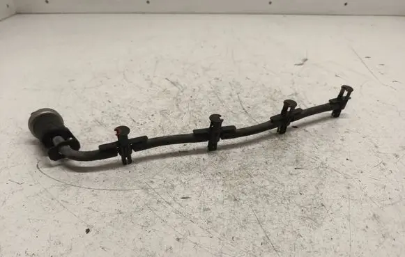 Seat Exeo (3R) Fuel injector supply line/pipe 