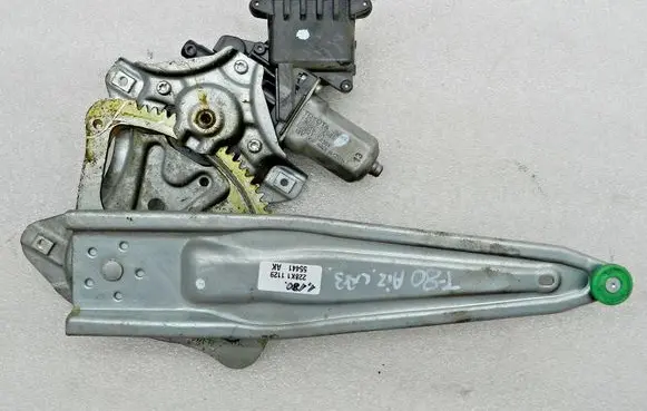 Toyota Avensis T270 Rear window lifting mechanism without motor 8570202020