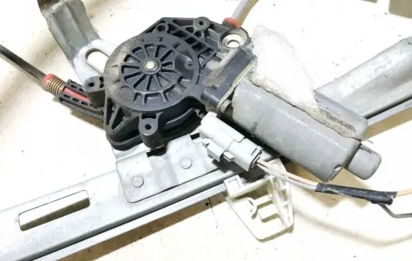 Peugeot 206 Front door window regulator motor