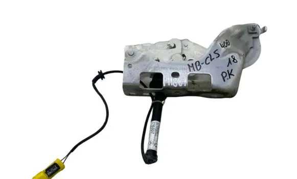 Engine bonnet/hood hinges