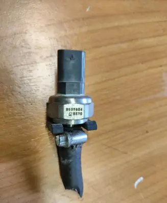 BMW 5 F10 F11 Exhaust gas pressure sensor 8507634 8370