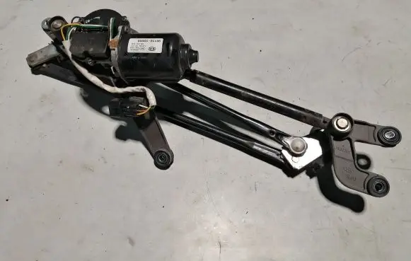 KIA Carens I Front wiper linkage and motor 981101D000