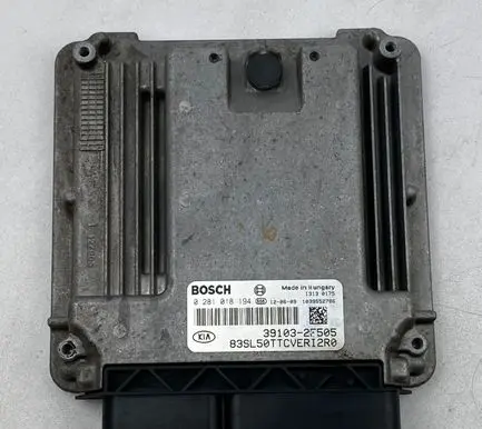 KIA Sportage Engine control unit/module 391032F505