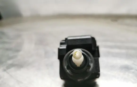Headlight level adjustment motor