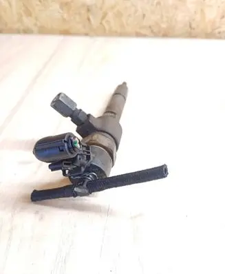 Fuel injector