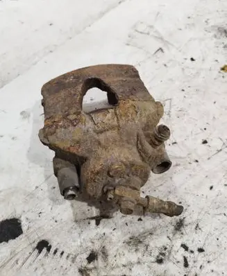Skoda Octavia Mk2 (1Z) Front brake caliper