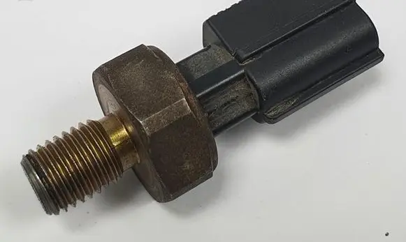 Jaguar XJ X308 Oil pressure sensor 96JV-9278-AA