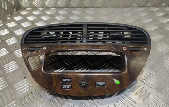 Peugeot 607 Dash center air vent grill 223932