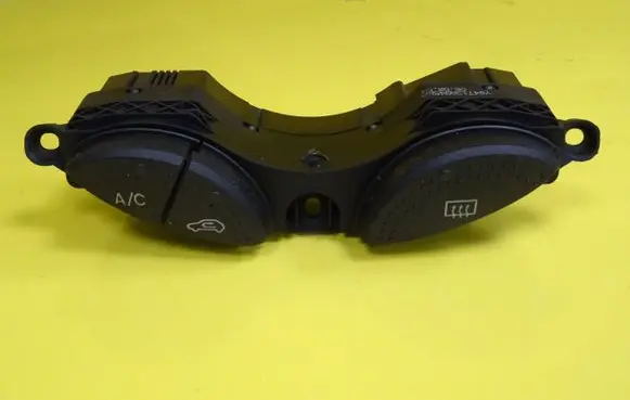 Ford Focus Windscreen/window heater switch YS4T19A945BA