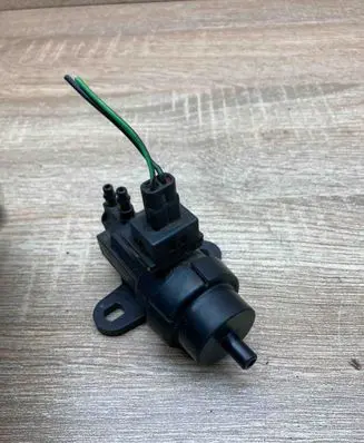 Ford Focus Turbo solenoid valve 98AB9E882AA WITHPLUG