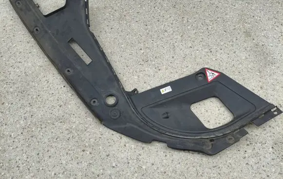 BMW 5 GT F07 Engine bonnet/hood lock trim molding 7042984 108086611