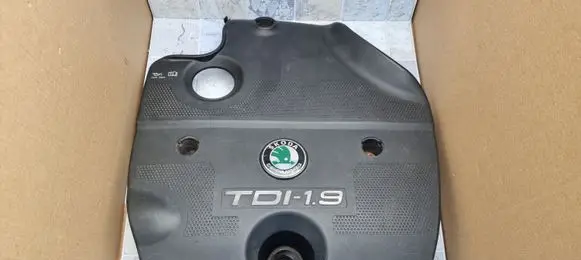 Engine cover (trim)
