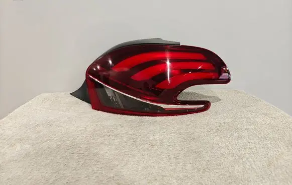 Peugeot 208 Rear/tail lights 9810430580