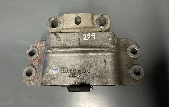 Volkswagen Golf V Engine mount bracket 1K0199555M 1K0199555L 1K0199555