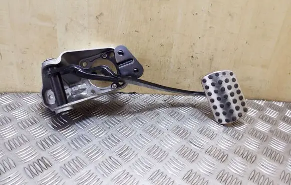 Mercedes-Benz ML W164 Brake pedal A1642902301