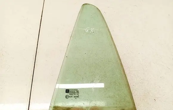 Opel Astra H Rear vent window glass AS2