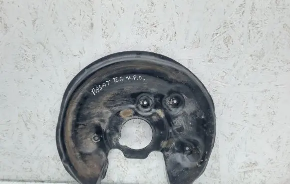 Volkswagen PASSAT B6 Rear brake disc plate dust cover 5N0615611C
