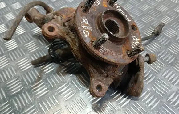 Toyota Avensis T270 Front wheel hub spindle knuckle