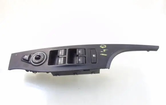 Hyundai i40 Electric window control switch 93570-3Z050