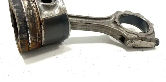 Toyota Avensis T270 Piston with connecting rod 6EA04344