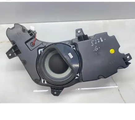 Hyundai Santa Fe Subwoofer speaker 963802W110