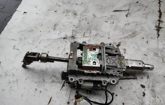 Volkswagen Touareg I Steering wheel axle 4E0905852D